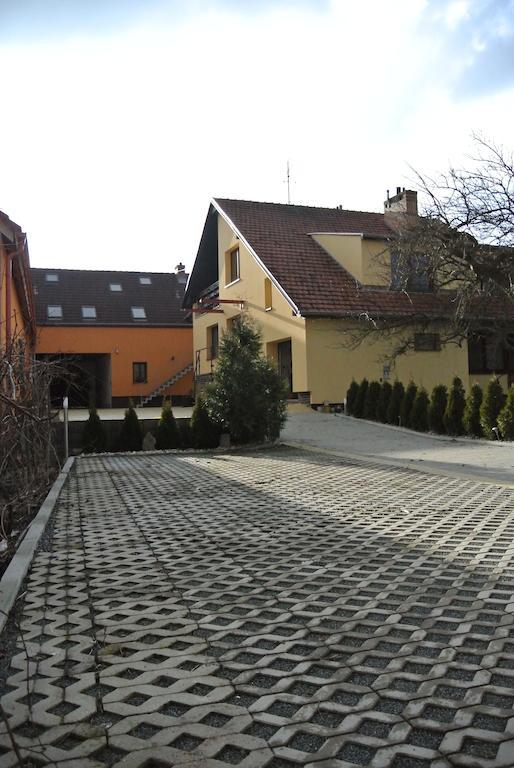 Penzion U Reky Vojkovice  Luaran gambar