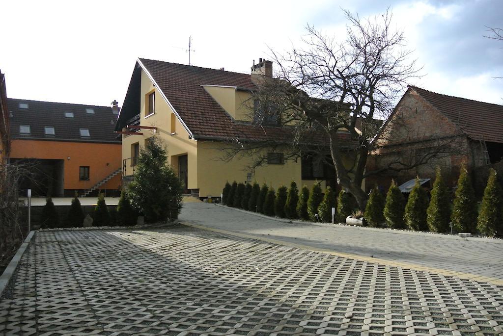 Penzion U Reky Vojkovice  Luaran gambar
